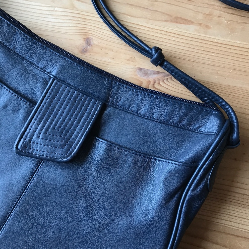 Vintage navy blue crossbody bag